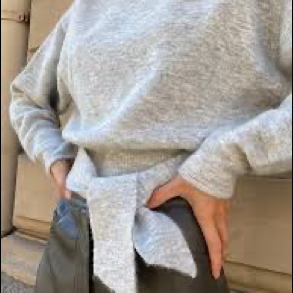 Wilfred Lorin Sweater  |  turtleneck, cropped  |  Aritzia, Wilfred - Picture 6 of 11